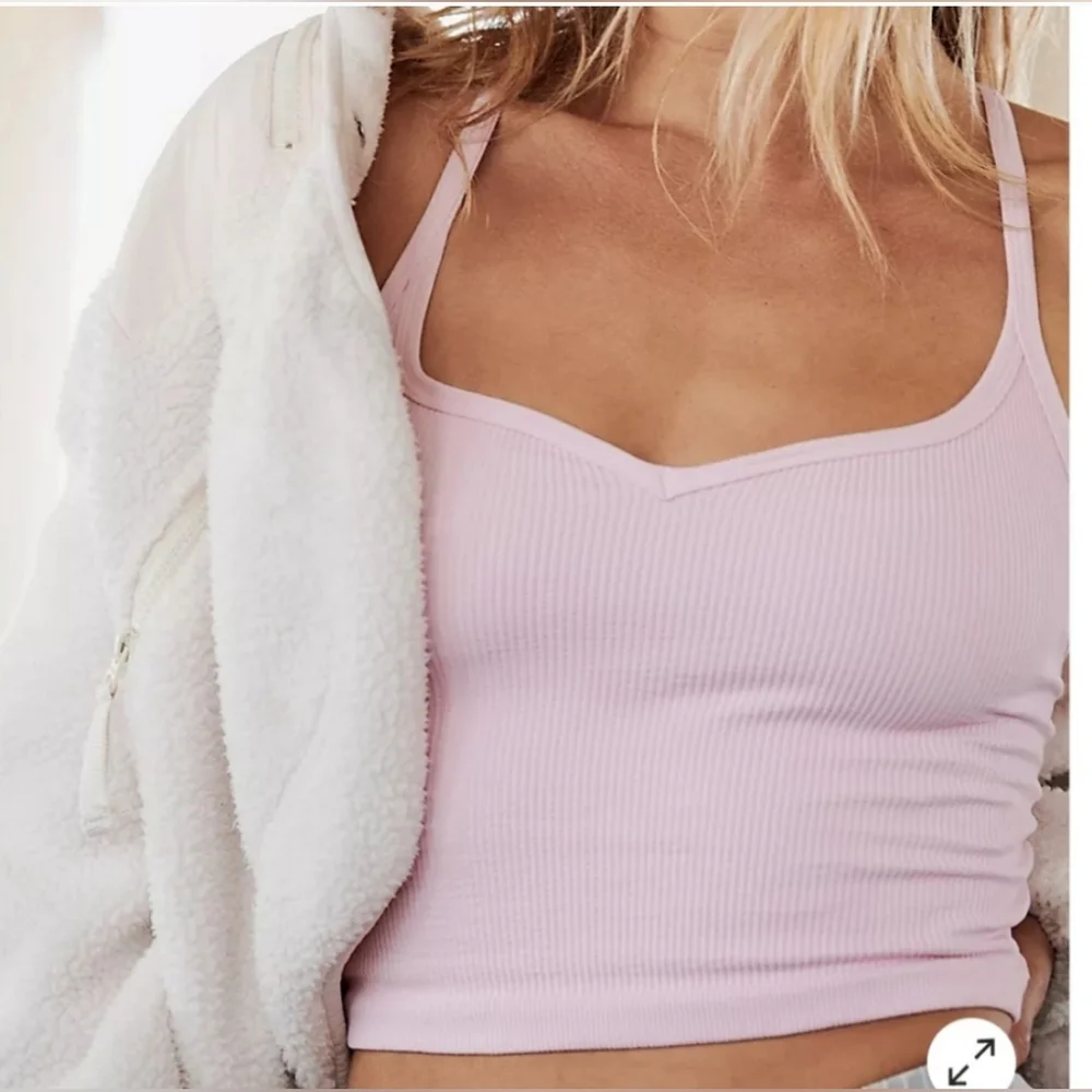 🌟 NWOT 🌟 Free People Happiness Runs Sweetheart Crop - Picture 2 of 3